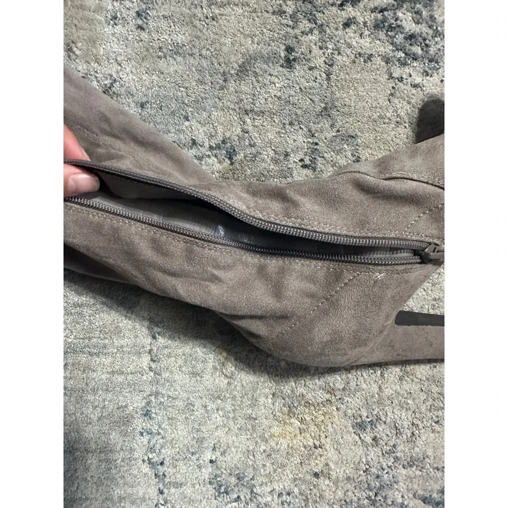 Unisa taupe suede